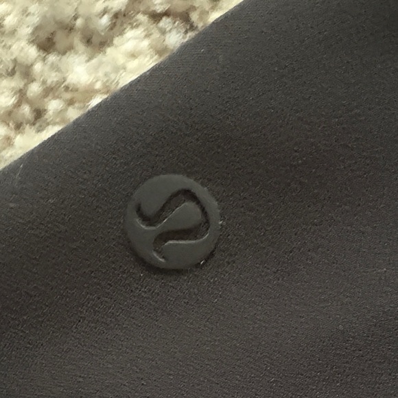 Lululemon On the Fly Black Cropped Pants - Picture 3 of 3